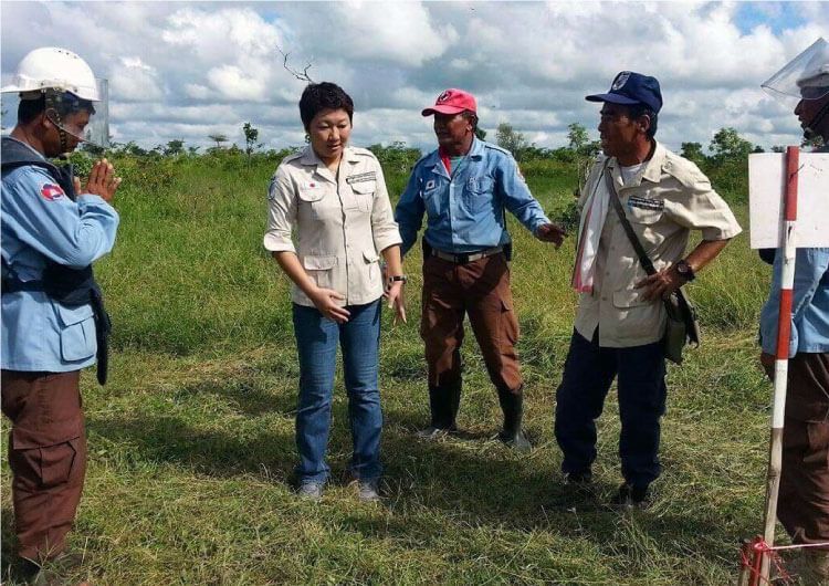 ふちかみ浩美 JMASカンボジア事務所でカンボジアでの地雷除去活動